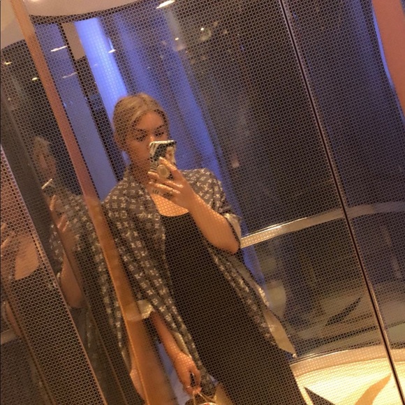 Meet your Posher, Sandra - Picture 1 of 1